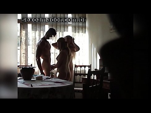 ❤️ Seks dostları nəhəng kişini və onunla birlikdə bir üçlüyü dəvət edirlər ️❌ Rus pornosu az.watchhentai.ru ❤